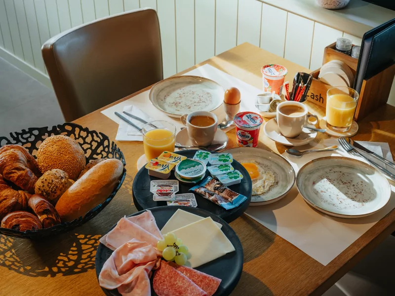 Zin in een snelle snack of in een lekkere koffie met heerlijke versnaperingen?
