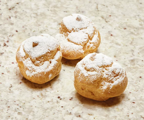 Soesje pudding bloemsuiker